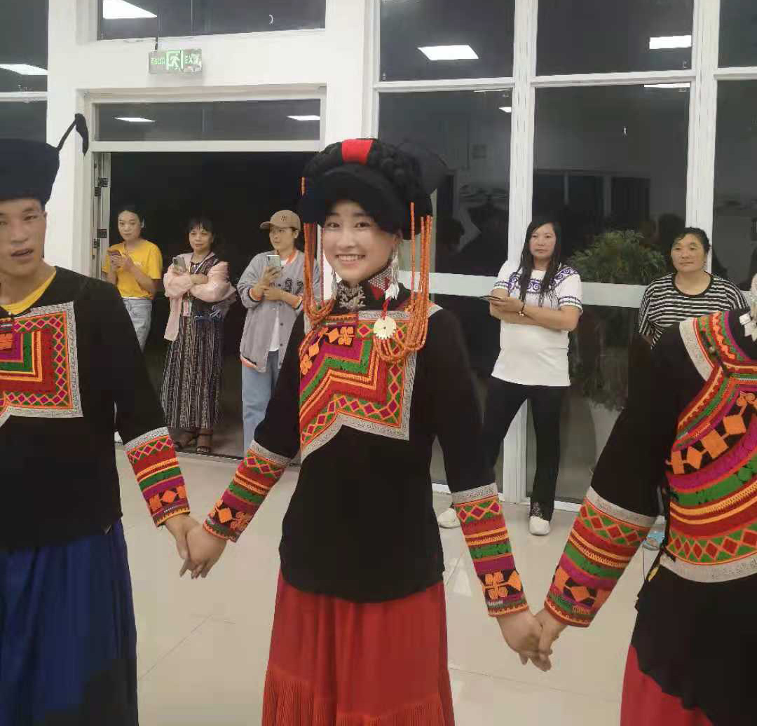 铭记党的光辉历程?聚力助推乡村振2